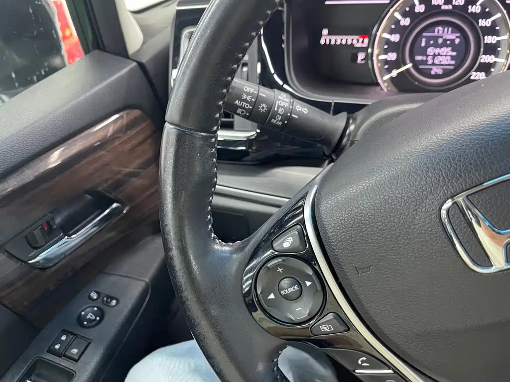 Honda Elysion — миниатюра 13