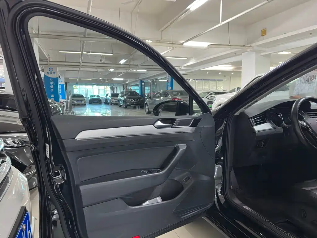 Volkswagen Magotan 2018 330TSI DSG Lead