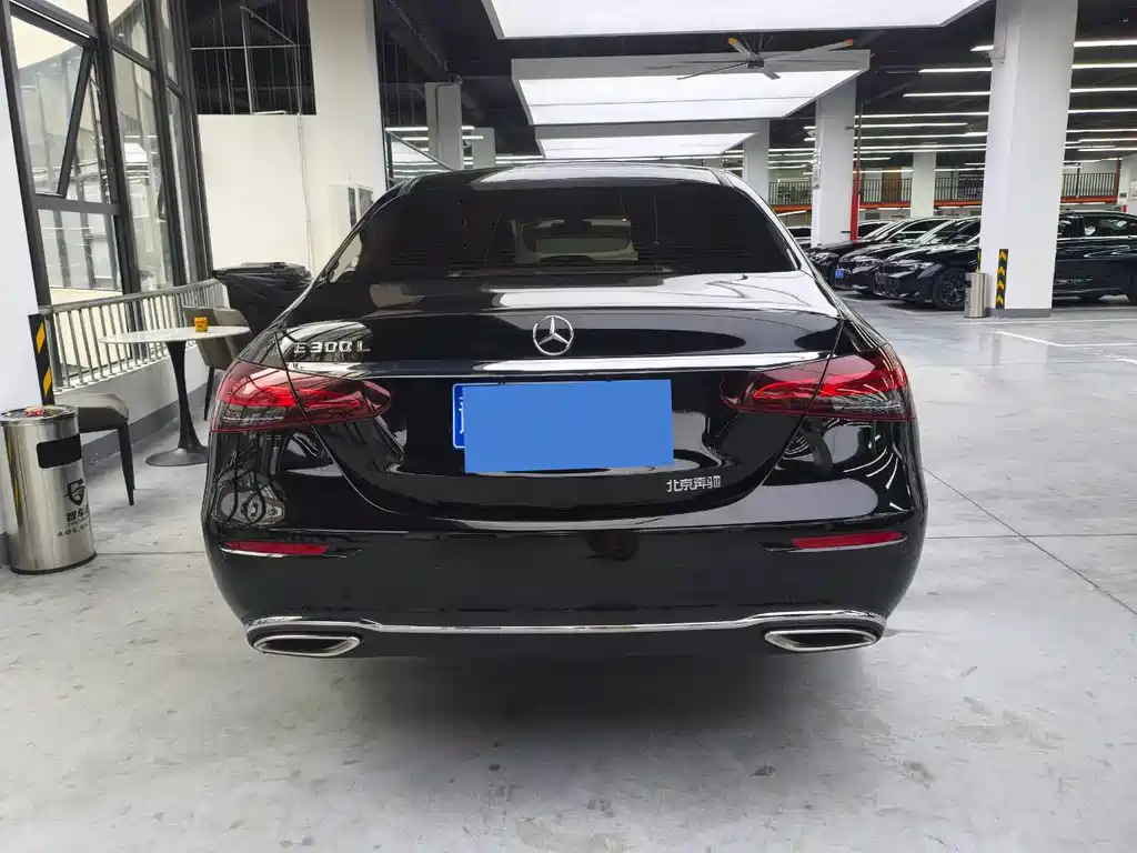 Mercedes-Benz E-Class — миниатюра 10