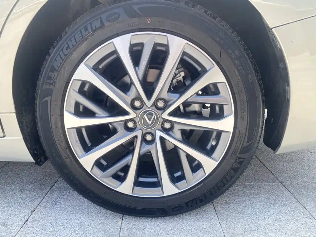 Lexus ES — миниатюра 12
