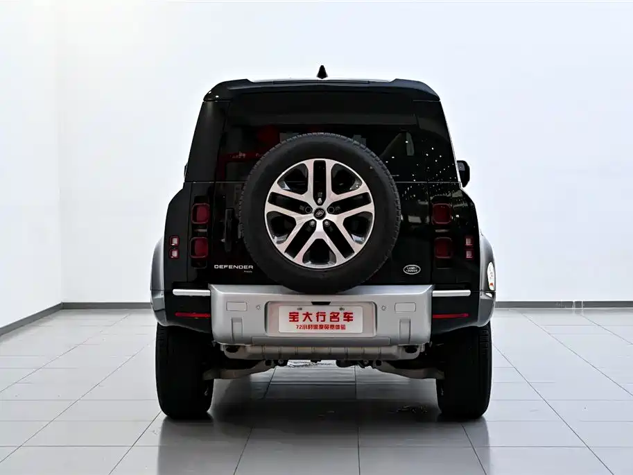 LAND ROVER DEFENDER