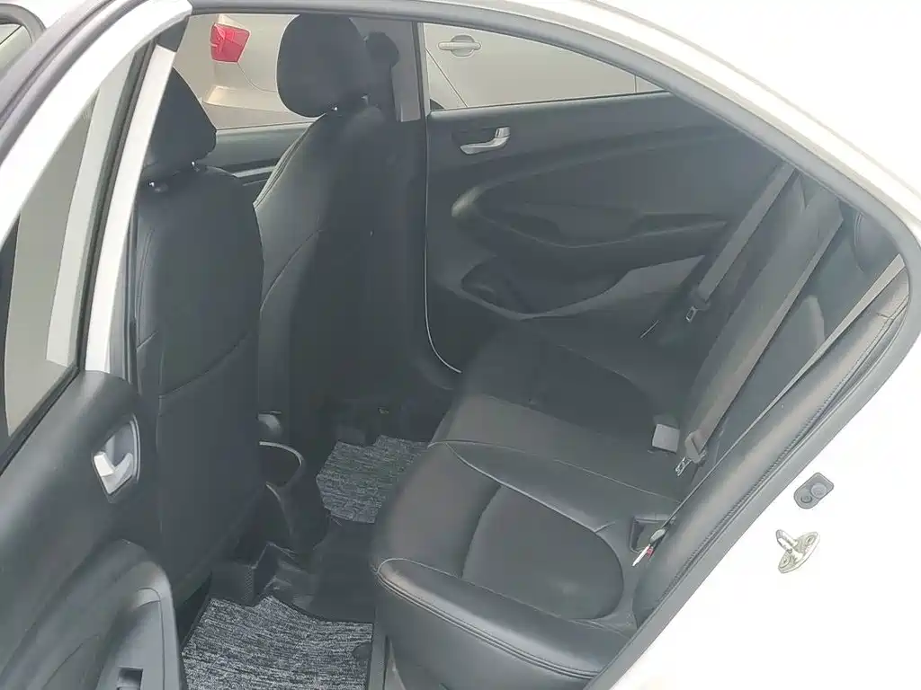 Hyundai Verna — миниатюра 11