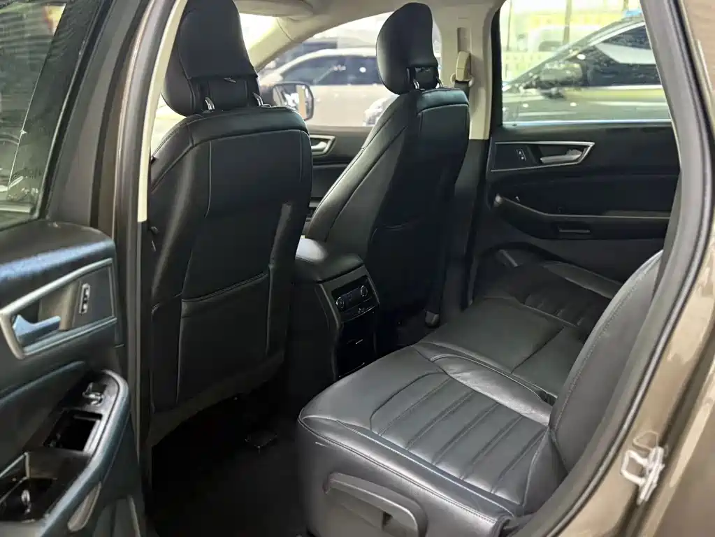 Ford Edge — миниатюра 6