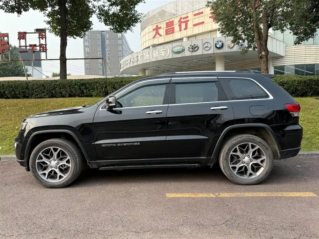 JEEP GRAND CHEROKEE