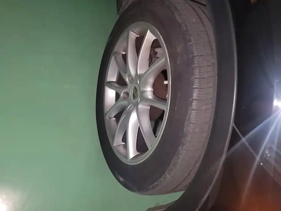 Porsche Cayenne — миниатюра 6