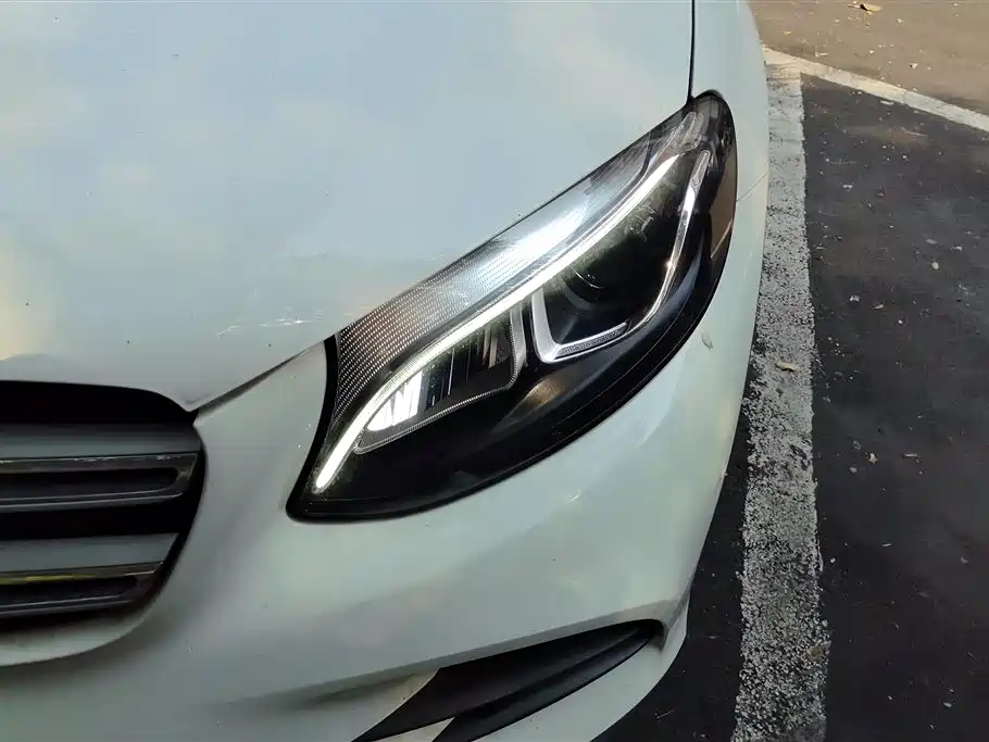 Mercedes-Benz GLC 2017 GLC 260 4MATIC Luxury