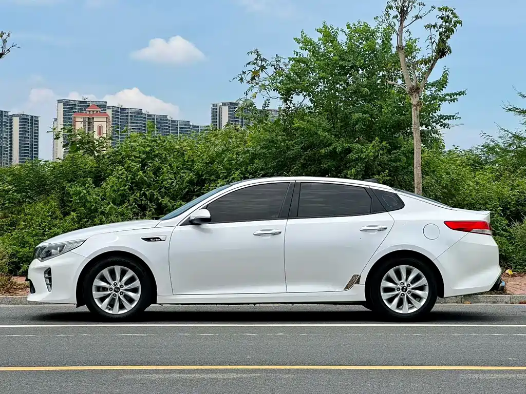 Kia K5 2016 1.6T AT LUX