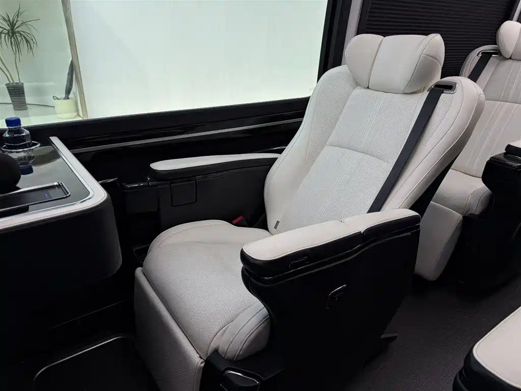 Toyota Coaster — миниатюра 34