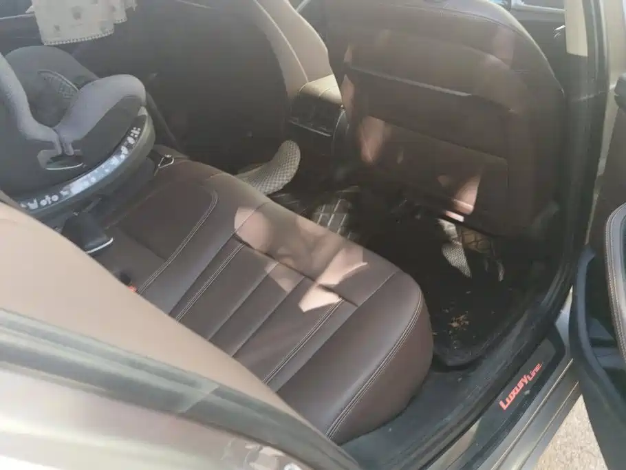 BMW 5 Series — миниатюра 11