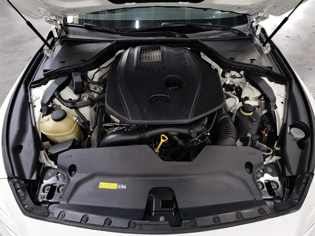 Infiniti Q50L 2015 2.0T Comfort