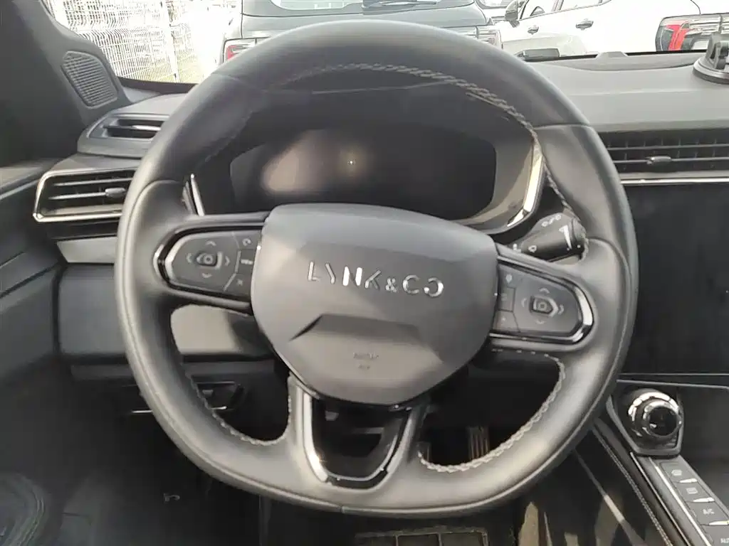 Lynk & Co 01 - фото 7