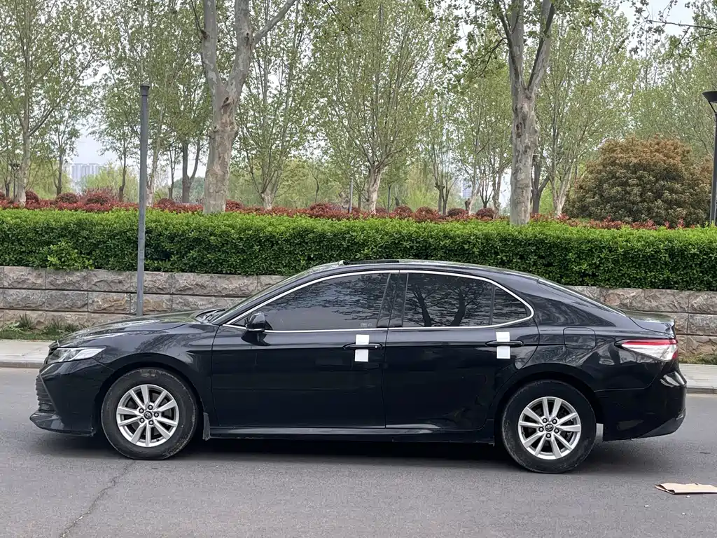 Toyota Camry — миниатюра 7