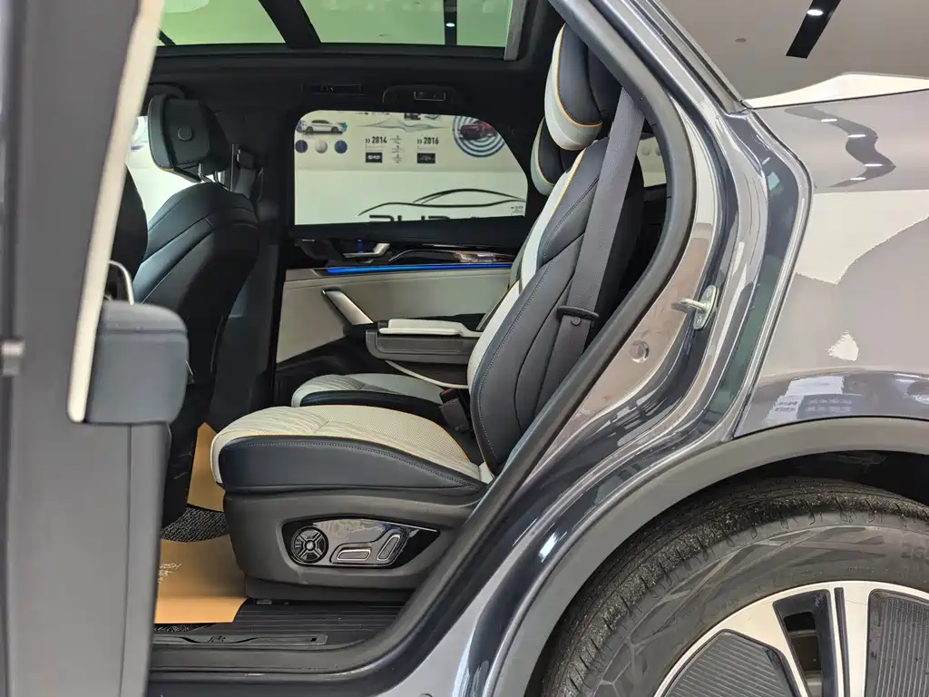 BYD Tang New Energy — миниатюра 5