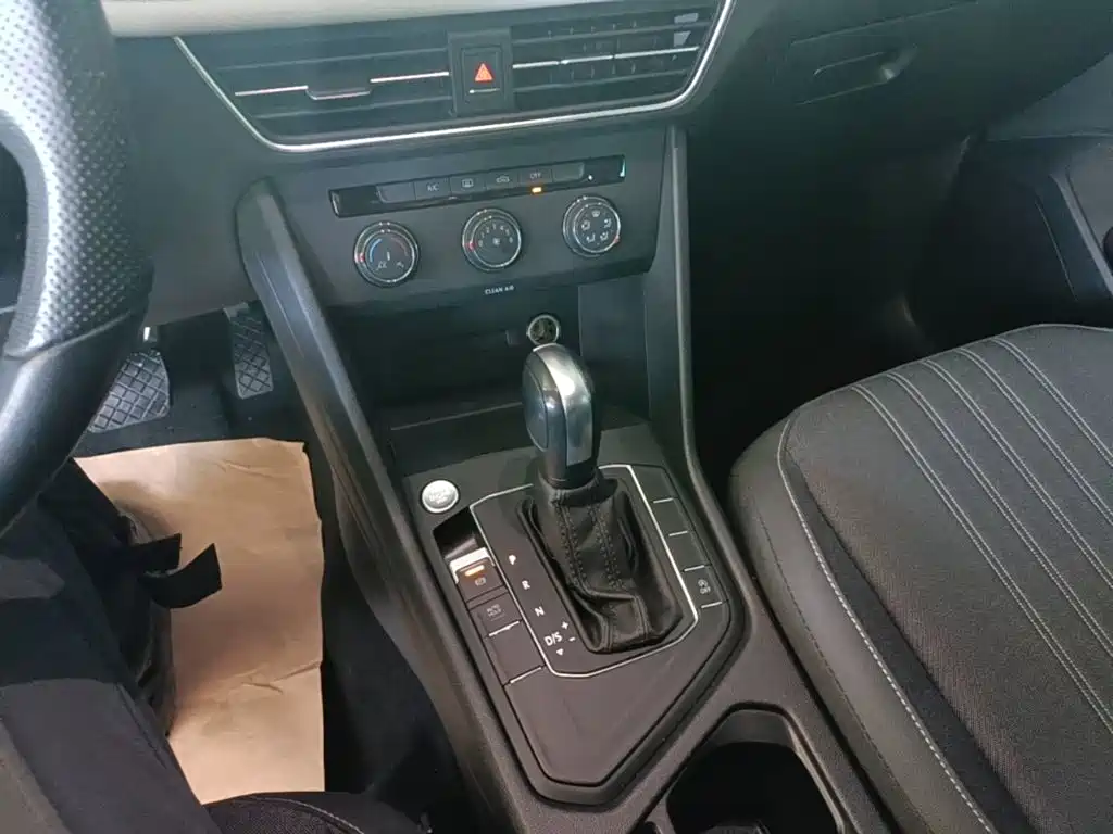 Volkswagen Tiguan L — миниатюра 14