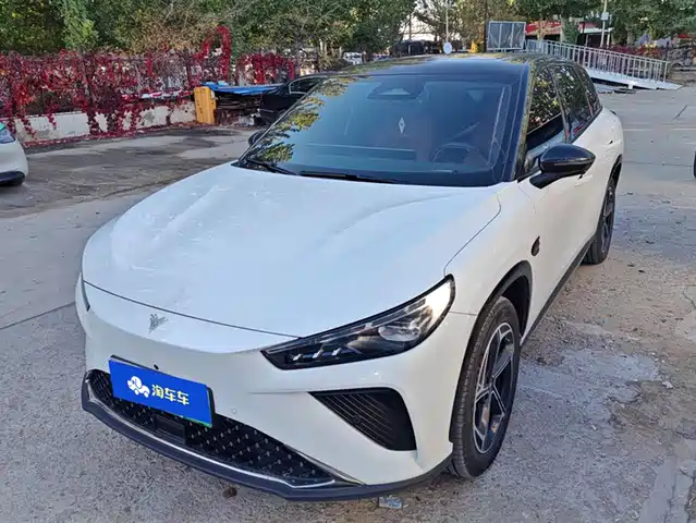 NEZHA AUTOMOBILE NEZHA L 2024