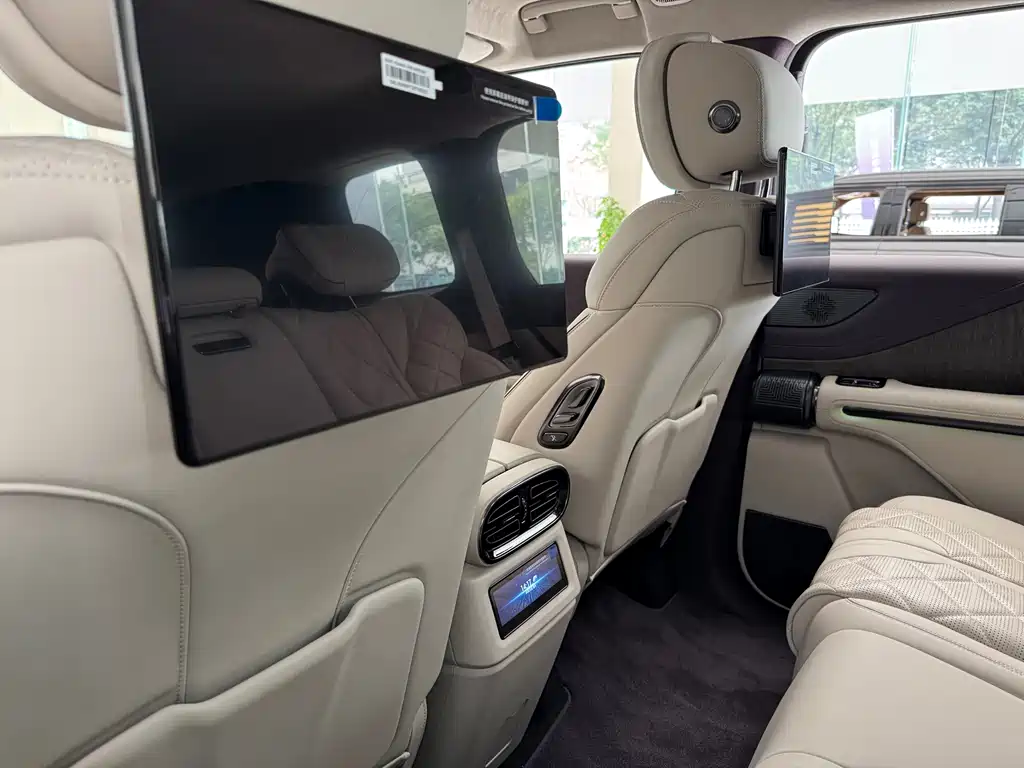 Yangwang U8 2026 Luxury