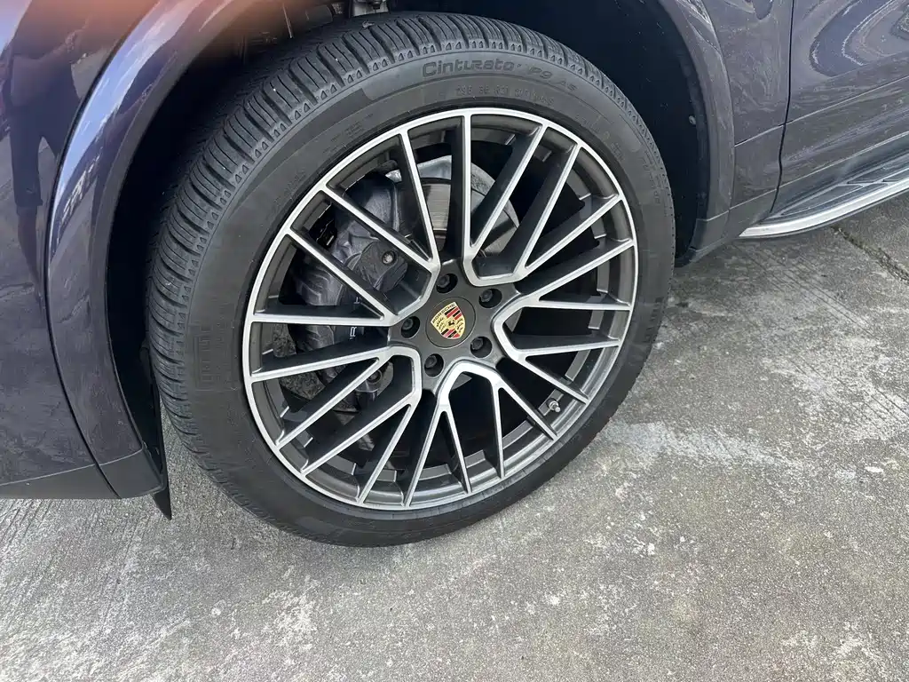 Porsche Cayenne — миниатюра 5