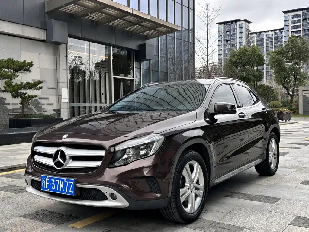 Mercedes-Benz GLA 2015