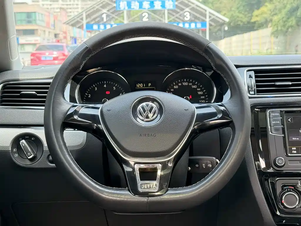 Volkswagen Sagitar — миниатюра 16