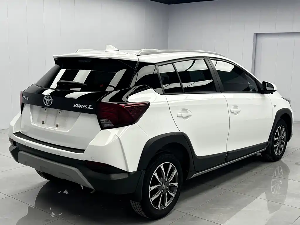 Toyota Yaris L — миниатюра 4
