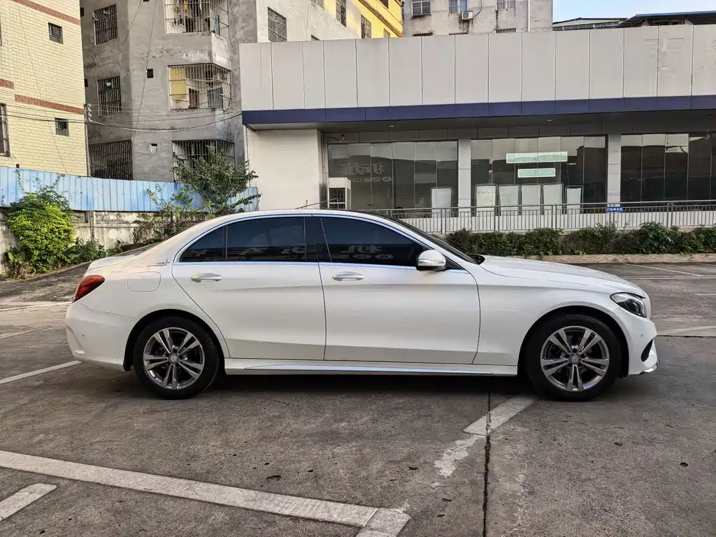 Mercedes-Benz C-Class — миниатюра 4