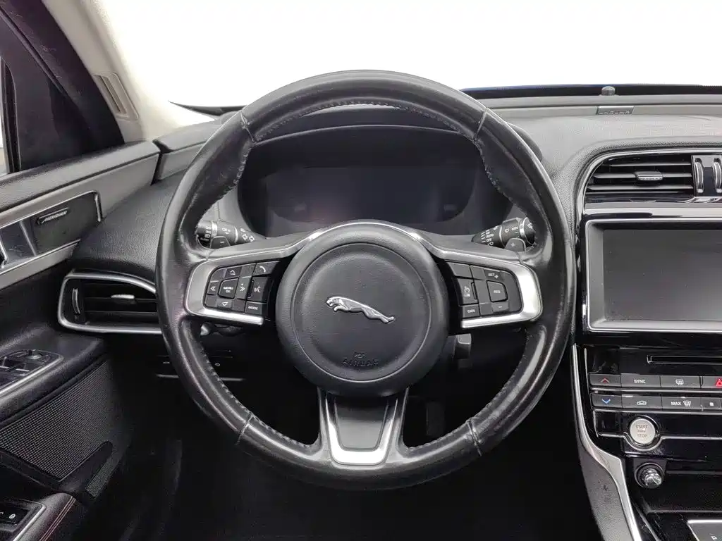 Jaguar XEL — миниатюра 11
