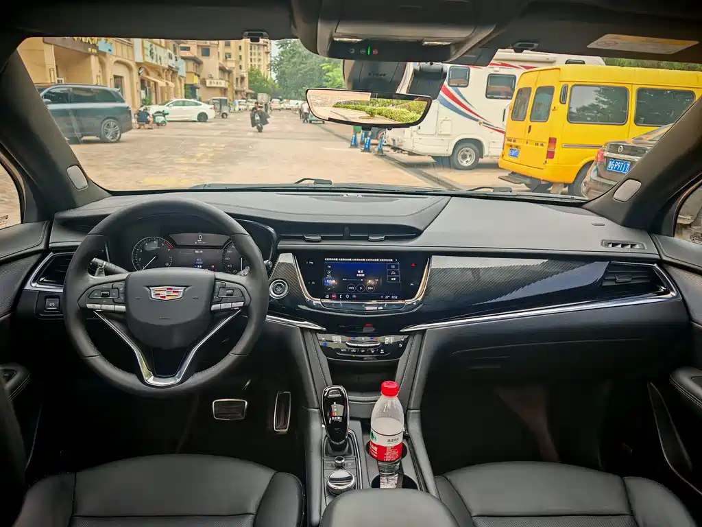 Cadillac XT6 — миниатюра 6