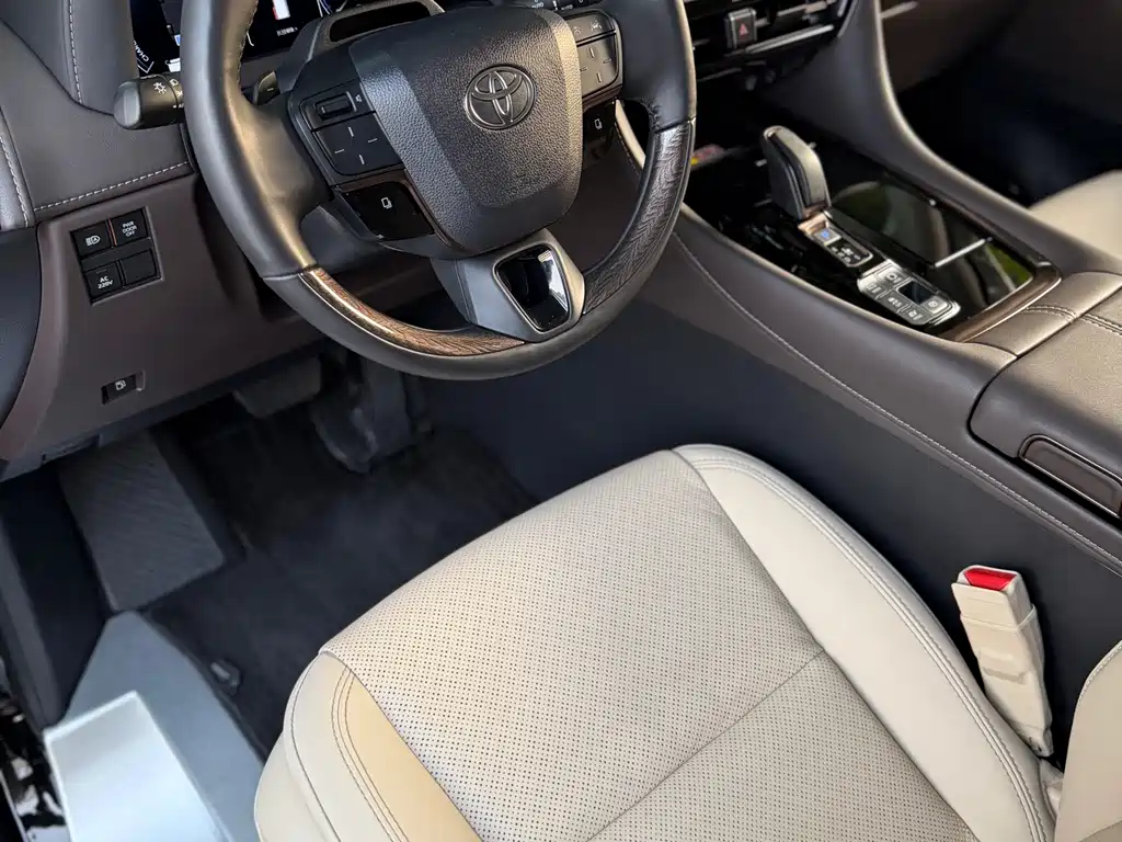Toyota Vellfire 2024 2.5L Executive