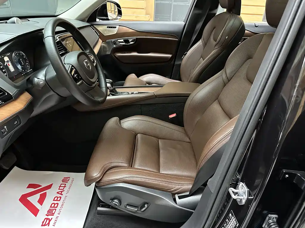 Volvo XC90 — миниатюра 13