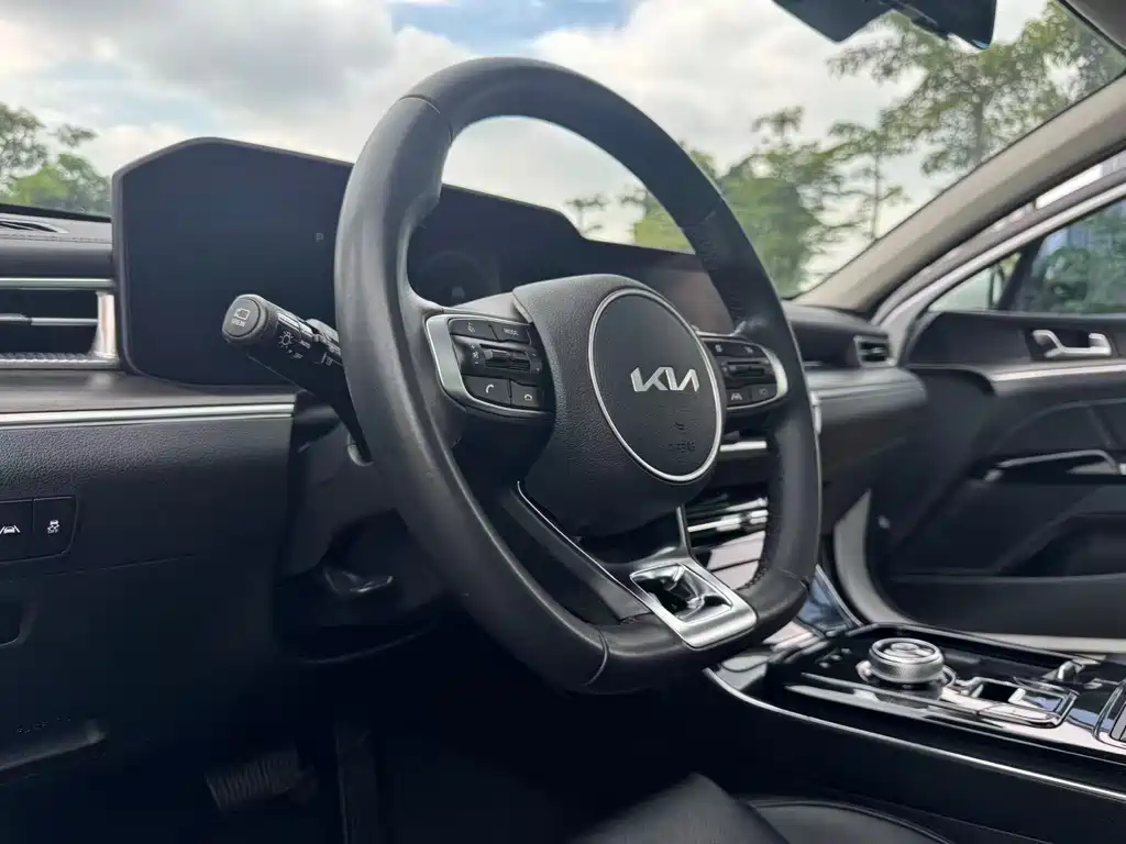Kia K5 — миниатюра 5