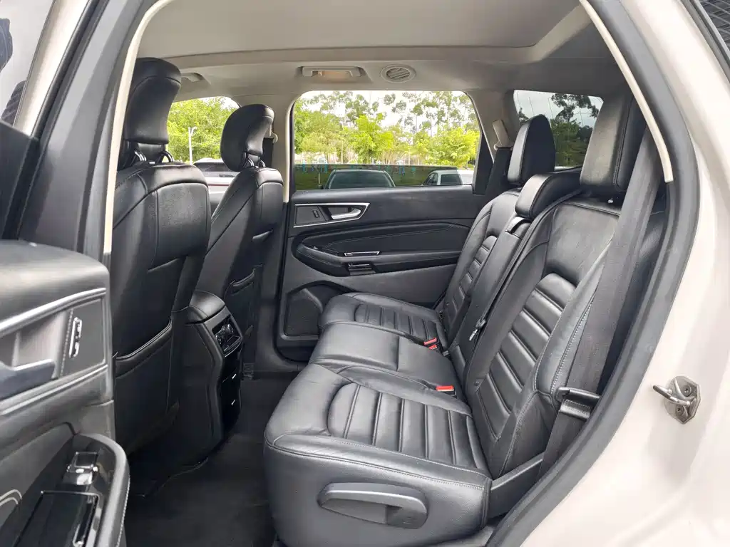 Ford Edge 2015 2.0T GTDi