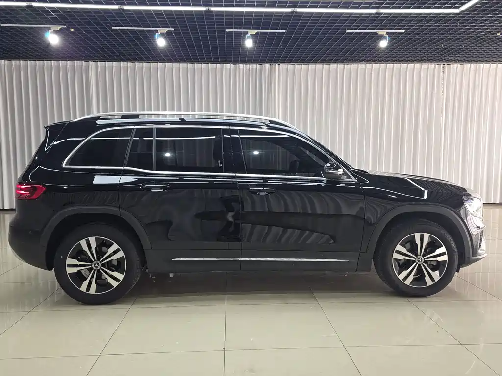 Mercedes-Benz GLB — миниатюра 4