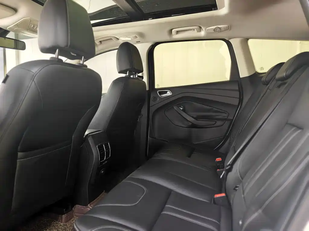 Ford Kuga — миниатюра 6