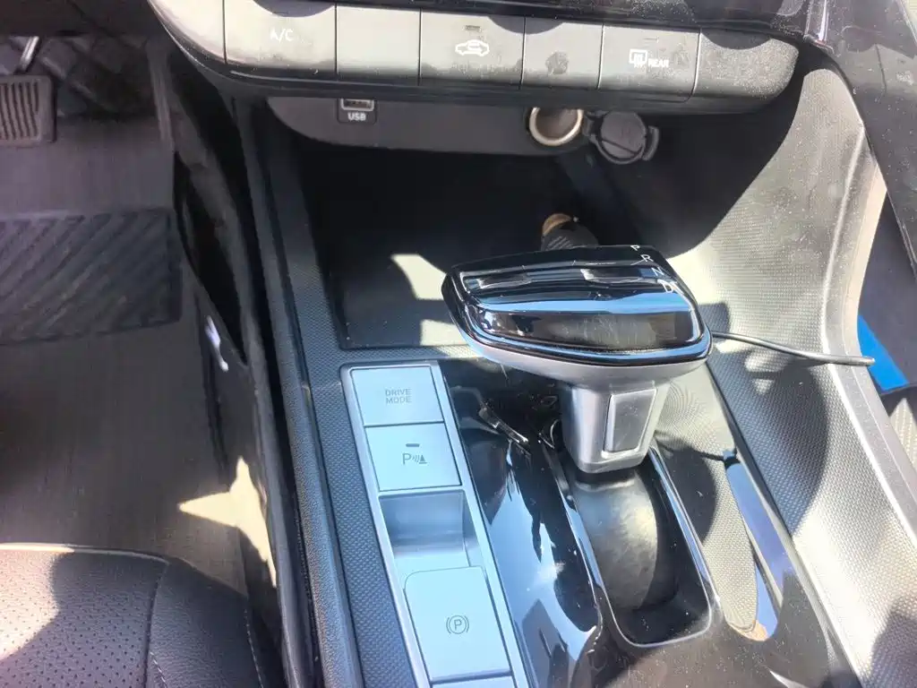 Hyundai Elantra — миниатюра 9