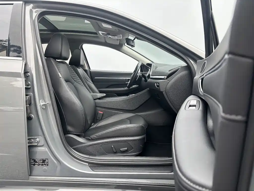 Hyundai Sonata — миниатюра 7