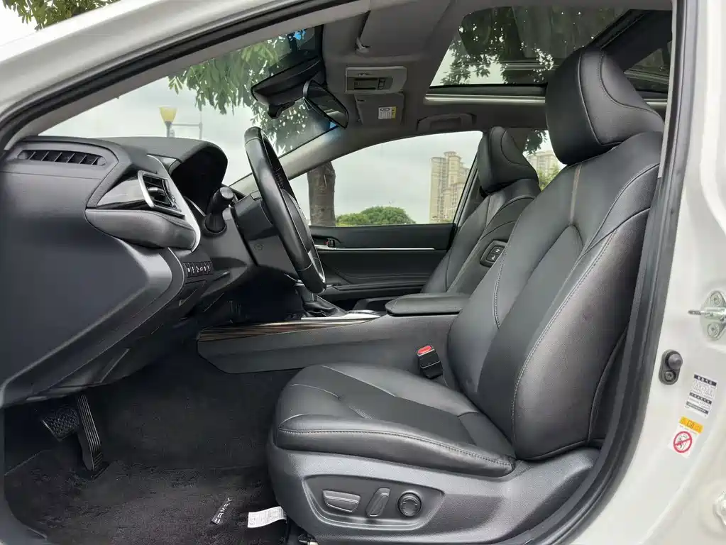 Toyota Camry — миниатюра 4