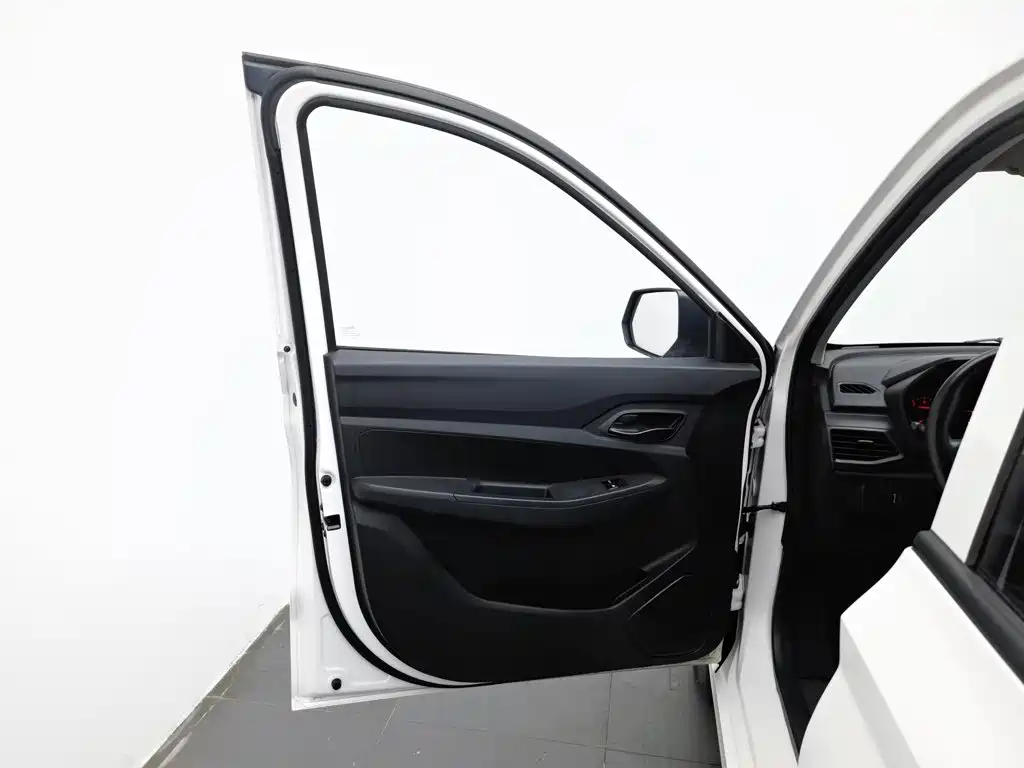 Wuling Hongguang — миниатюра 8