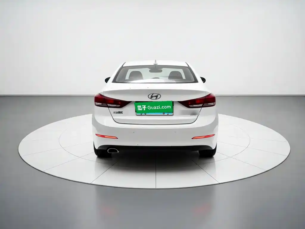 Hyundai Elantra — миниатюра 5