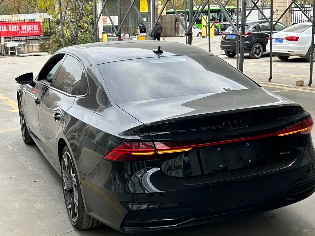 AUDI A7L