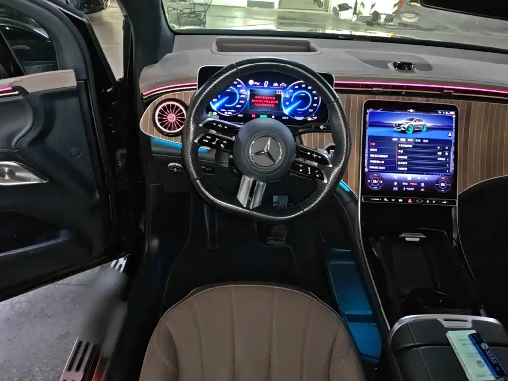 Mercedes-Benz EQE SUV — миниатюра 15