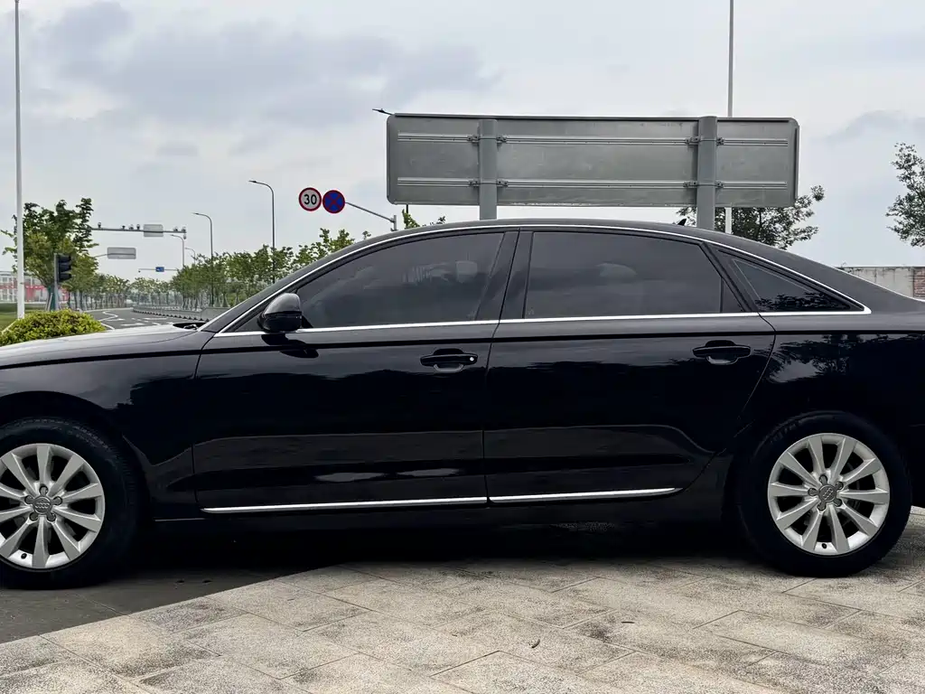 Audi A6L 2014 30 FSI Comfort