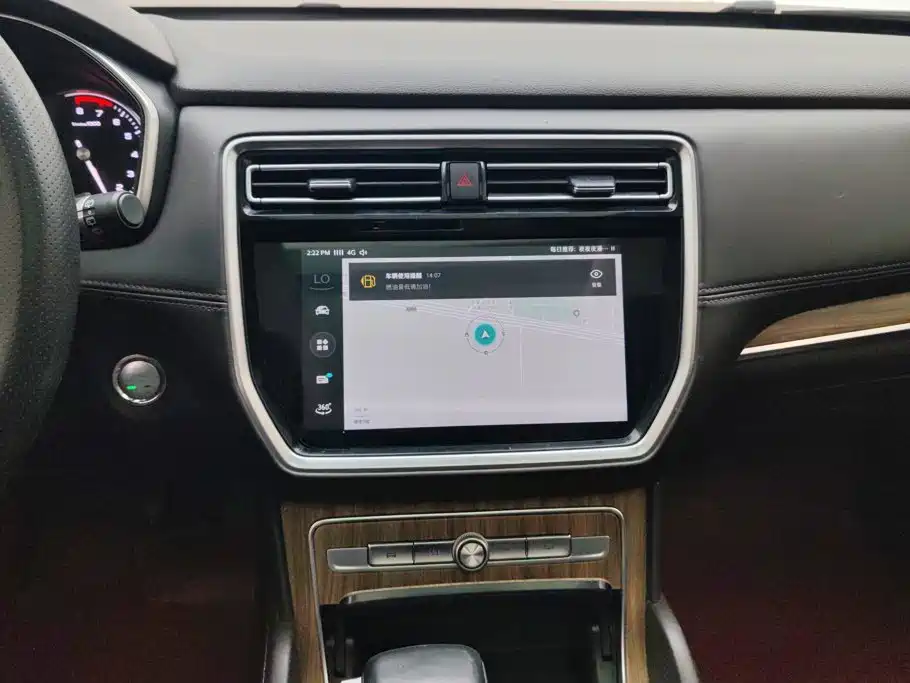 Roewe RX8 — миниатюра 13