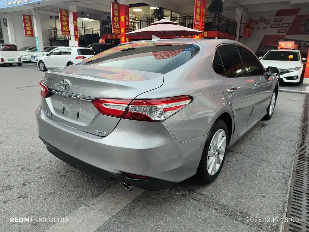 TOYOTA CAMRY