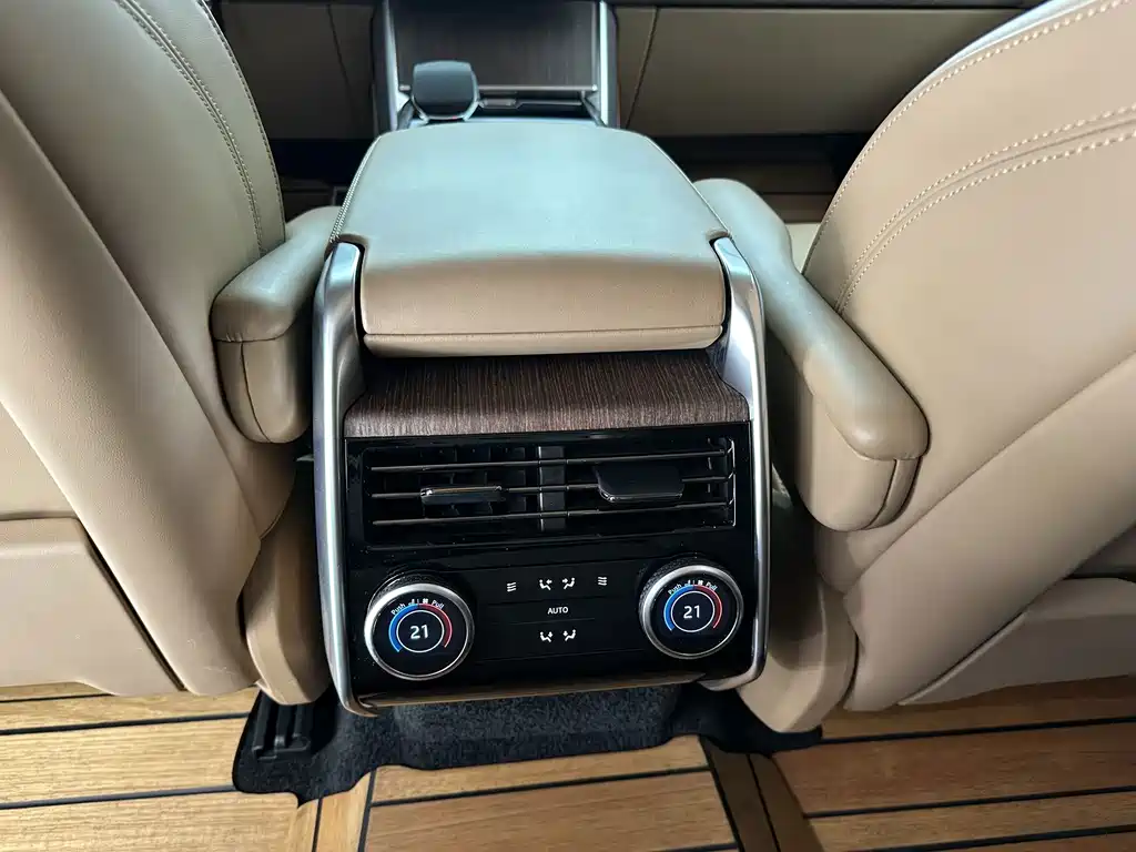 Land Rover Range Rover — миниатюра 9
