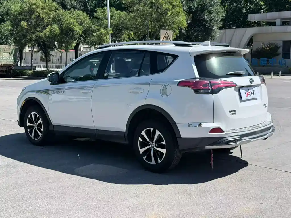 Toyota RAV4 2016 2.0L CVT V