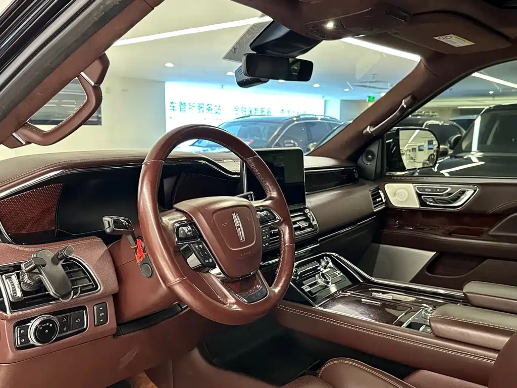 Lincoln Navigator — миниатюра 10