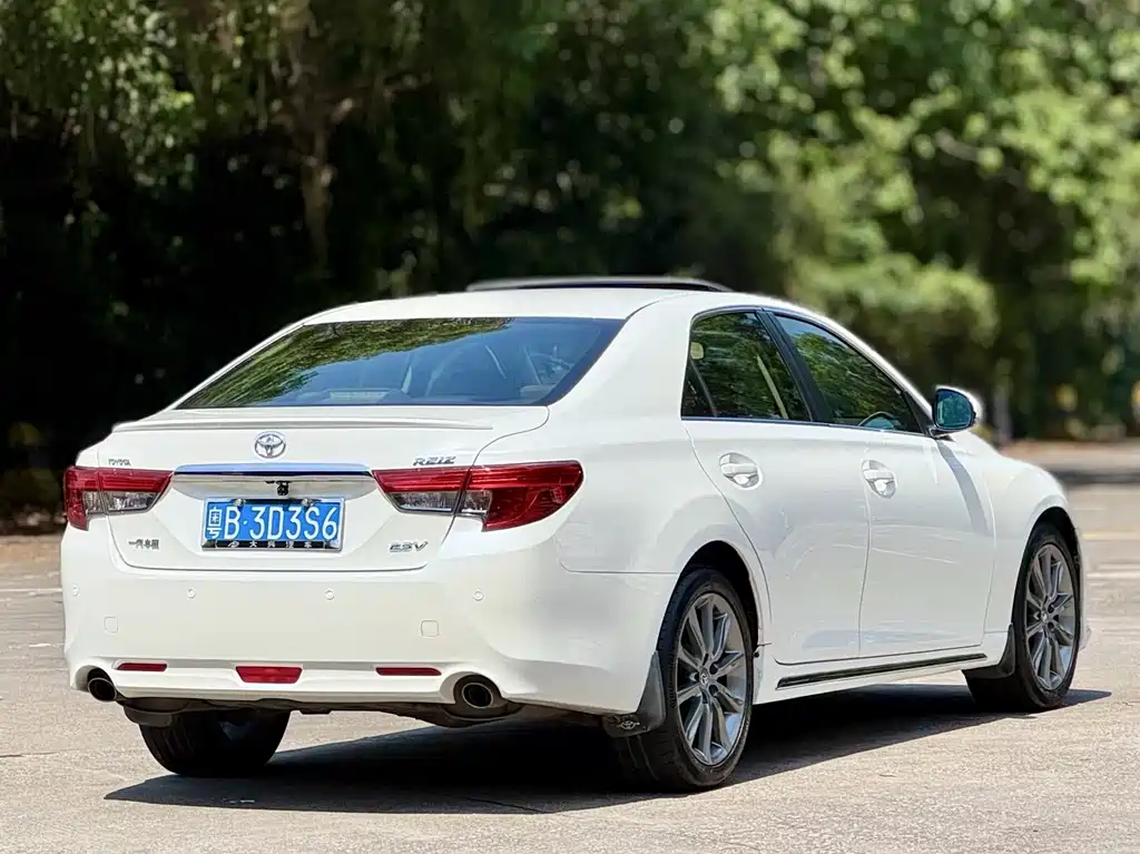 Toyota Reiz — миниатюра 22
