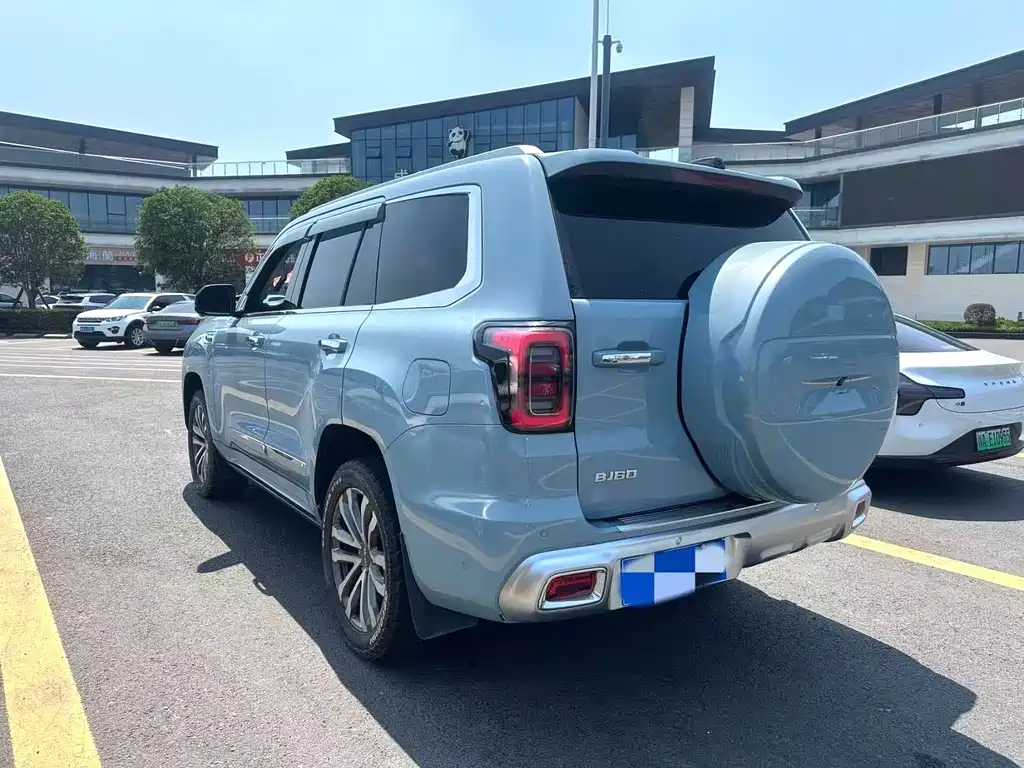 BAIC BJ60 2022 2.0T мест