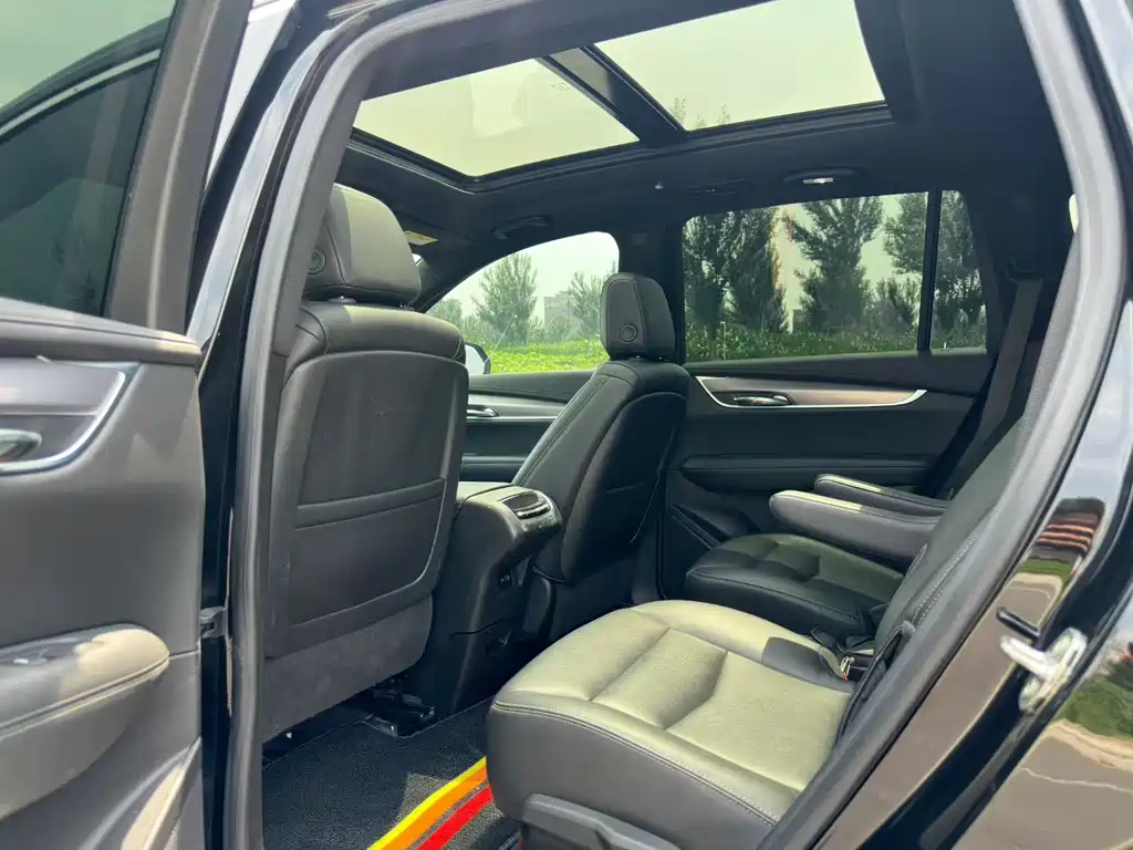 Cadillac XT6 — миниатюра 5