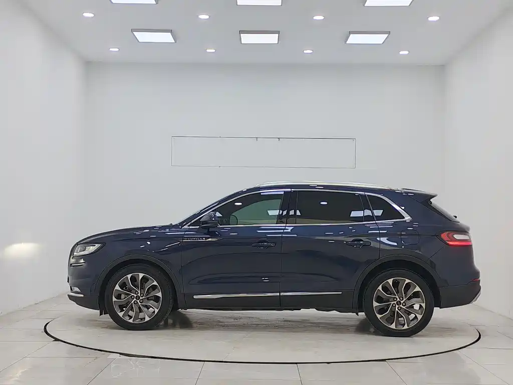 Lincoln Nautilus 2021 2.0T